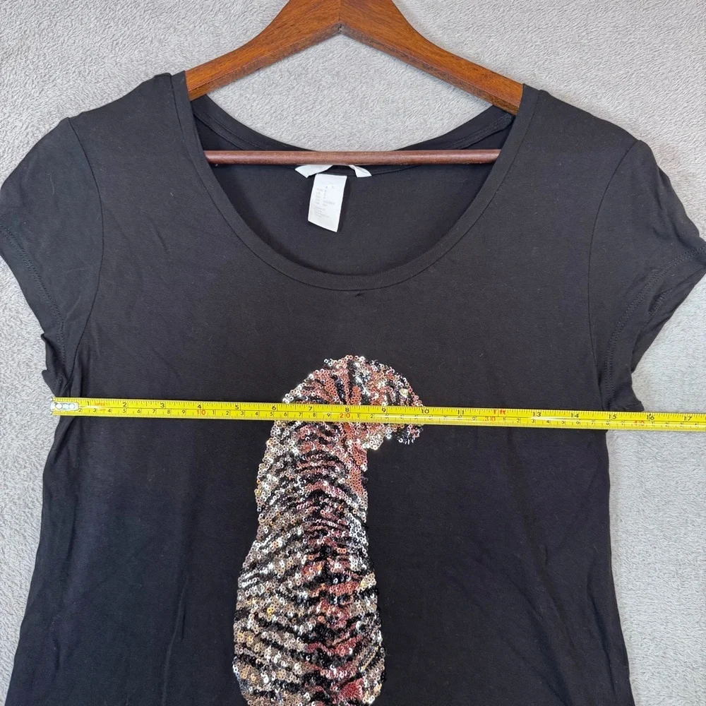 H&M Black Sequins Tiger Graphic Tee - Picture 13 of 16